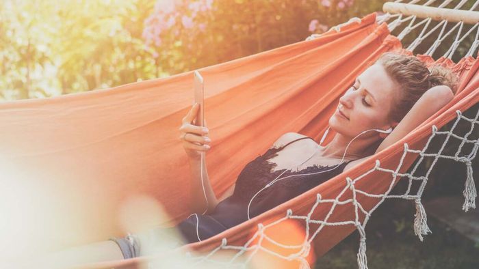 How to Unplug Digitally Without Giving Up Your Smartphone