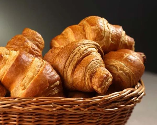 Croissant1-Enlarge(07Czf3)