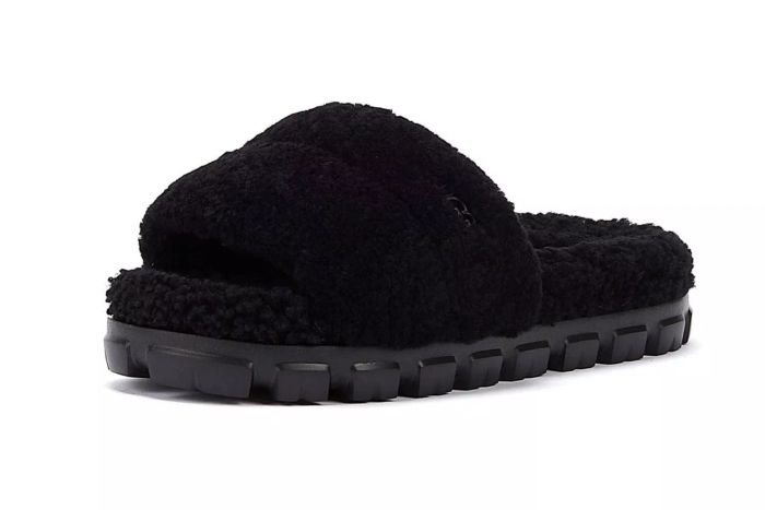 Curly slippers provide a soft and cozy experience, offering comfort for both lounging and active wear.