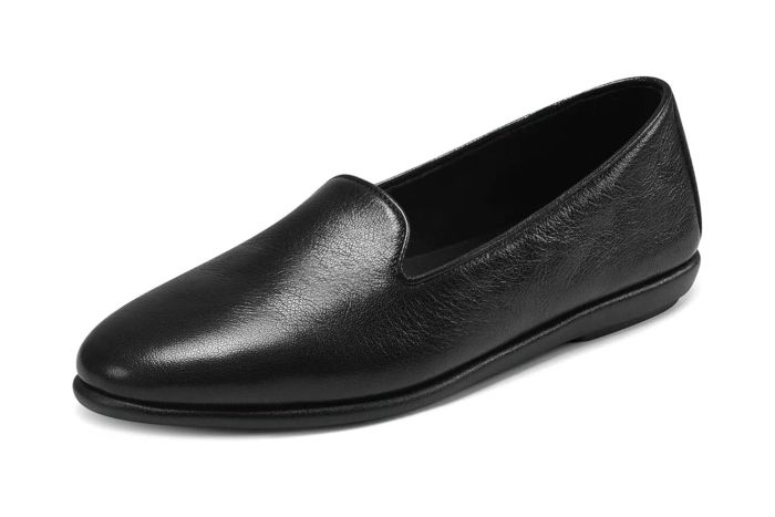Loafer flats are a practical and fashionable option, perfect for daily wear and offering both comfort and style.