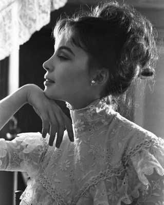 Gigi-Leslie-Caron-1