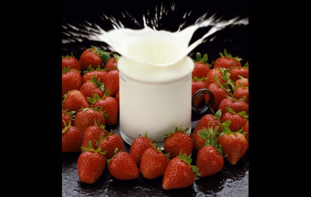 2-milk-fruit-71261718