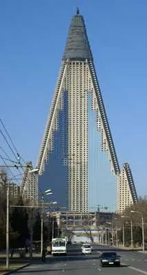 Ryugyong-Hotel-Pyongyang1
