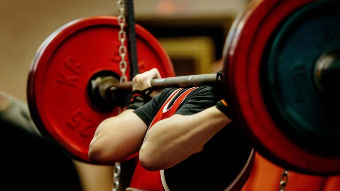 Learn the best way to fail safely while squatting
