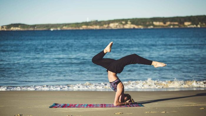Learning to balance on your hands can be an exciting next step. This time, let’s take a break from balancing on our feet (or one foot) and shift the focus to perfecting hand balancing instead.