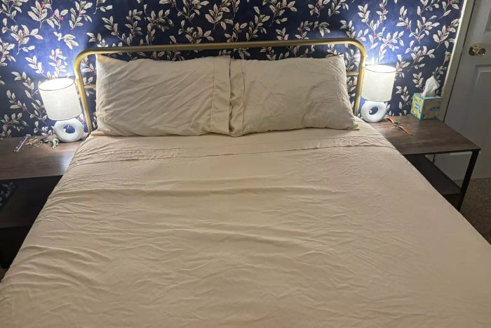 The Cosy House Collection Luxury Bed Sheets spread across a bed.