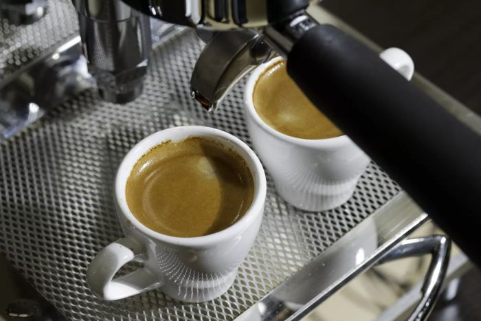 caffeine-in-espresso-shot-GettyImages-155145267