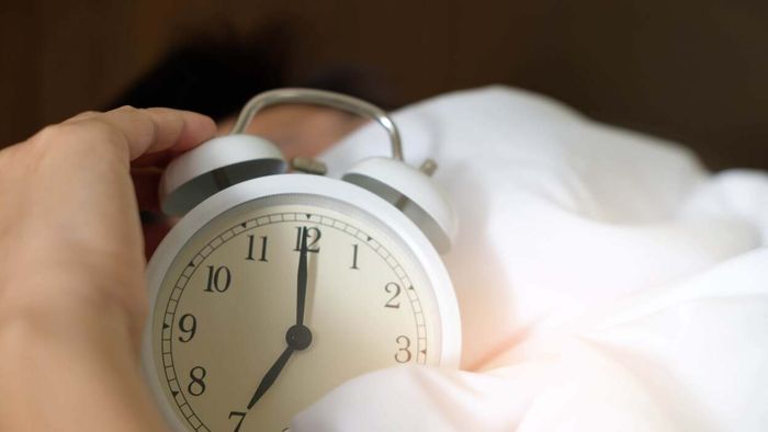 Is Sleeping Late on Weekends Truly Harmful?