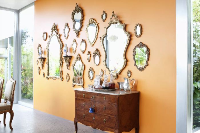 wall mirror