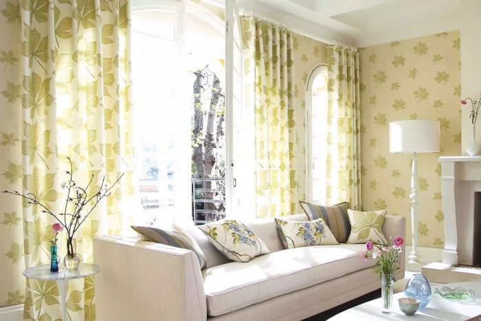 curtains that coordinate with the wallpaper