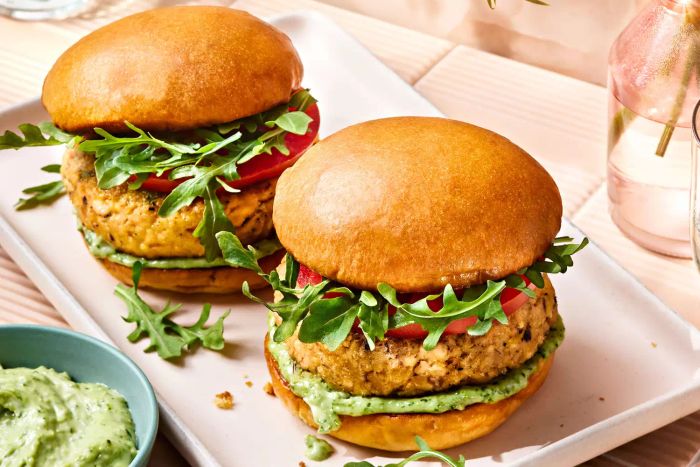 salmon-burger-with-pesto-cream-sauce