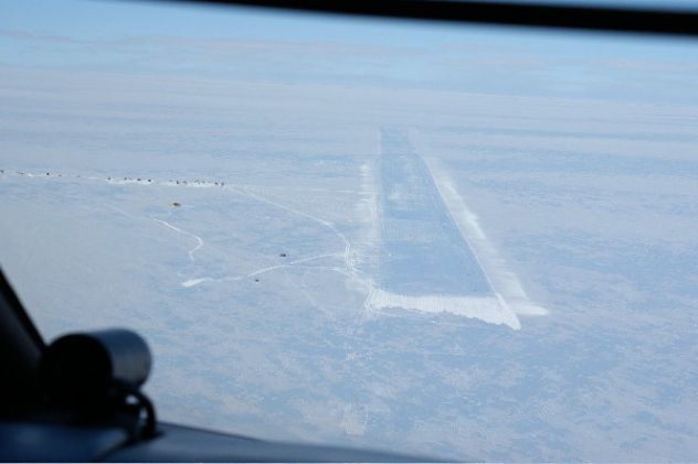 Ice-Runway-America-Station-Antarctica