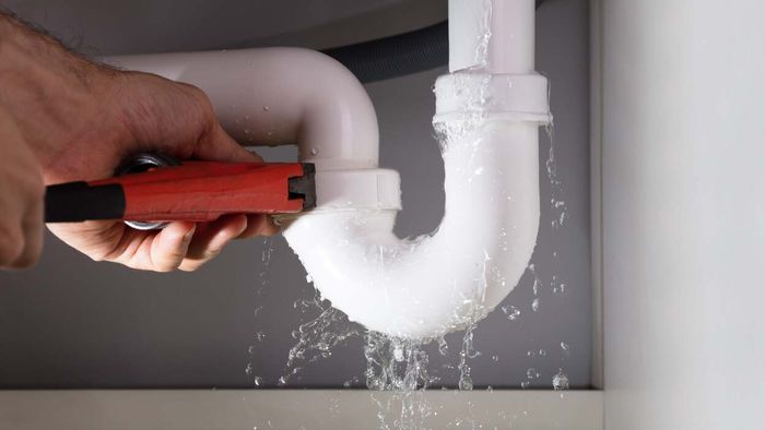 How to Tackle a Plumbing Issue Right Away