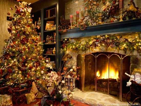 Christmas-Tree-Fireplace-1024-127315-1