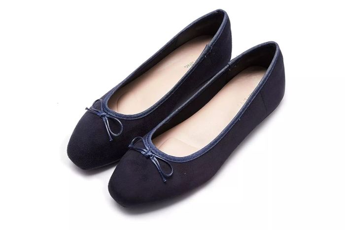 Women's Round Toe Ballet Flats: Comfortable and Dressy Bow-Adorned Shoes