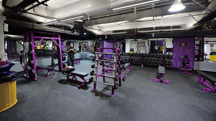 How Teens Can Score a Free Gym Membership This Summer