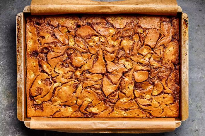 Apple Fritter Cake