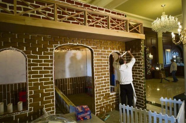 walk-in-gingerbread-house