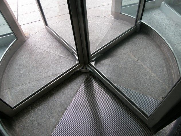 Revolving door (base)