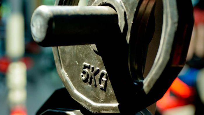 Why Deadlifting with Hexagonal Plates Feels Like an Endless Battle