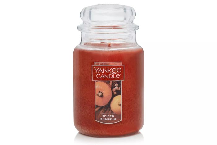 Yankee Candle Darice Candle Spiced Pumpkin Scented, 22oz Single Wick, Over 110 Hours of Burn Time, Perfect Accent for Fall Decor, Classic Large Jar, Peach