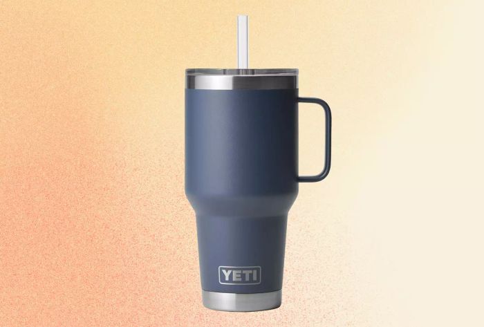 At last, I found the ideal tumbler size that fits flawlessly into my car’s cup holder and meets my hydration needs.