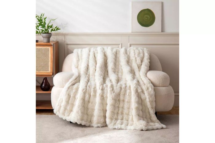 Northwest Ashford Home Plush Cascade Blanket