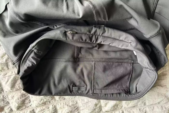 The interior of the waistband on the Vuori Stride Legging