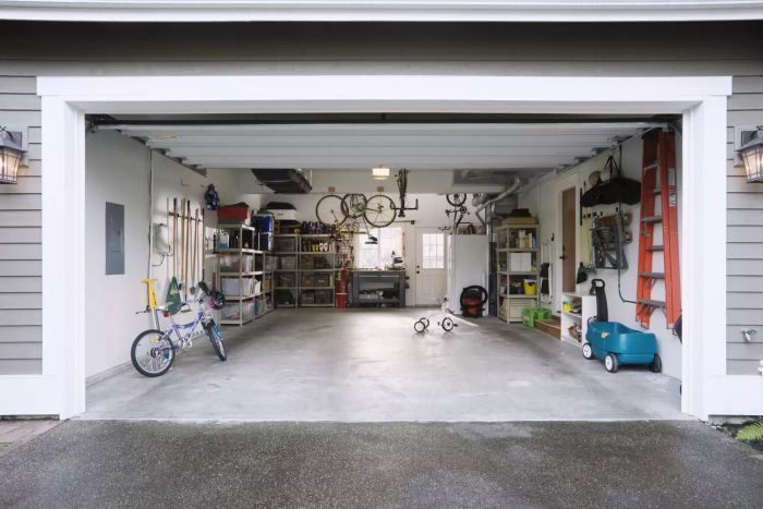 what-not-to-store-in-a-garage-GettyImages-528094494