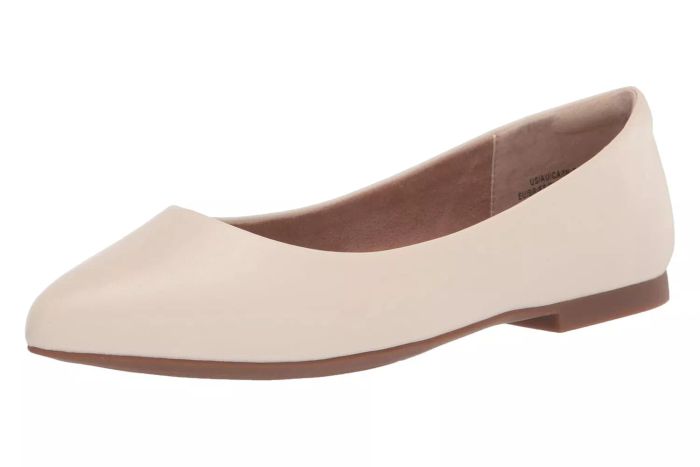 Amazon Essentials Pointed-Toe Ballet Flat