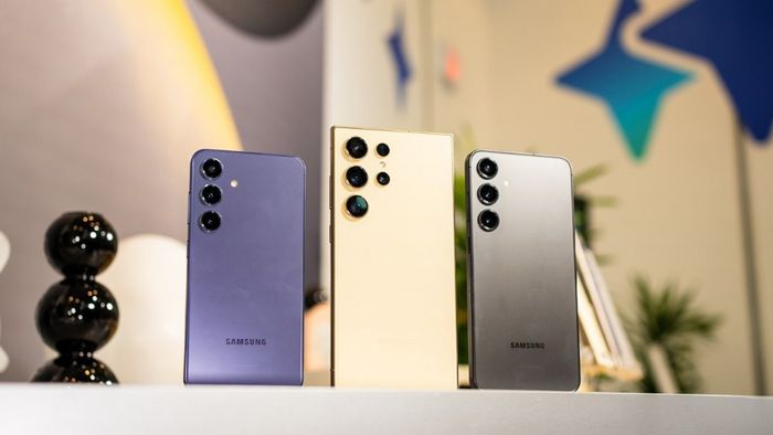 Nếu bạn đang sử dụng một chiếc Galaxy S25, hãy vào Cài đặt để kiểm tra bản cập nhật mới.