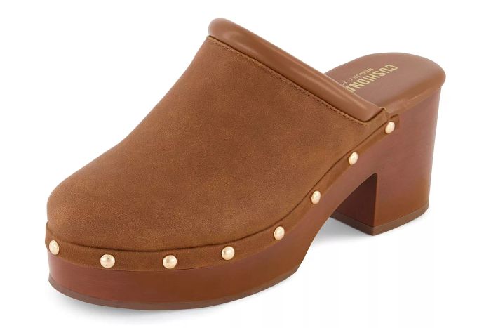 CUSHIONAIRE Guest Faux Wood Clog