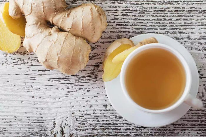best-tea-for-sore-throat-GettyImages-492223016