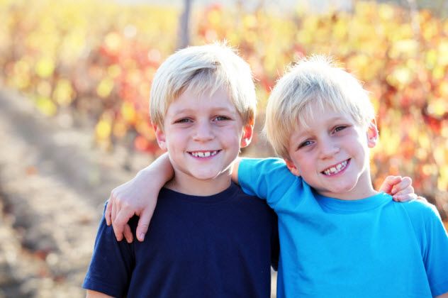 4-twins_000066822911_Small