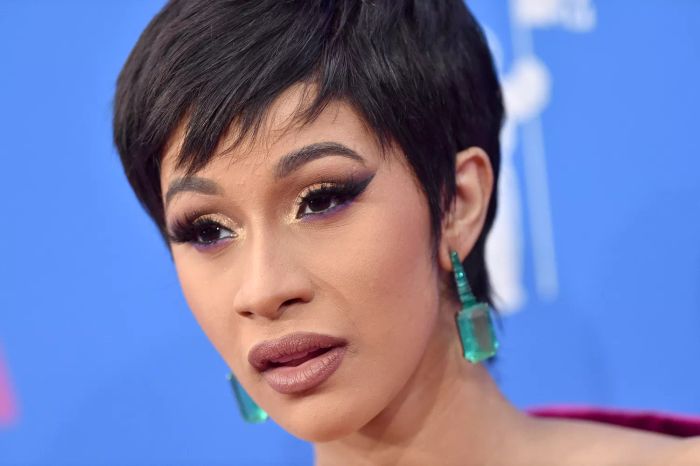 short-hair-with-bangs-pixie-with-textured-bangs