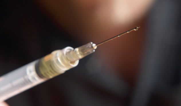 4-syringe-87550551