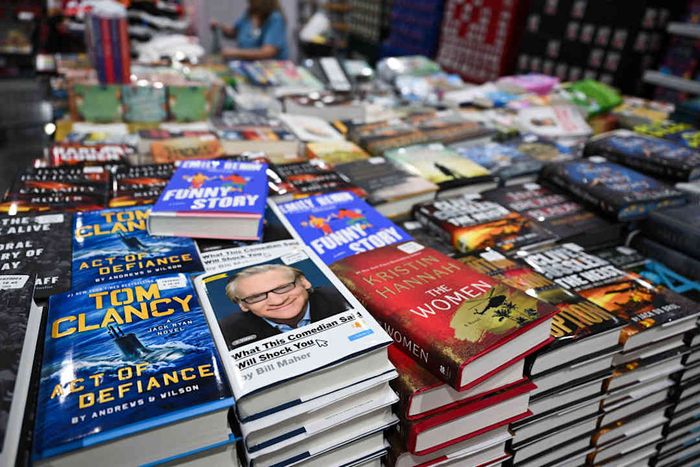 US-ECONOMY-RETAIL-BOOKS