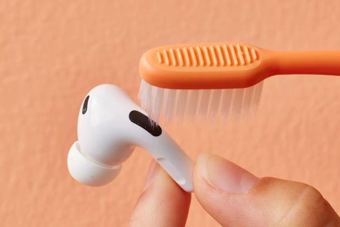 Cleaning your AirPods