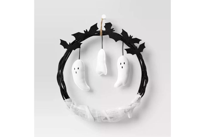 halloween scene wreath