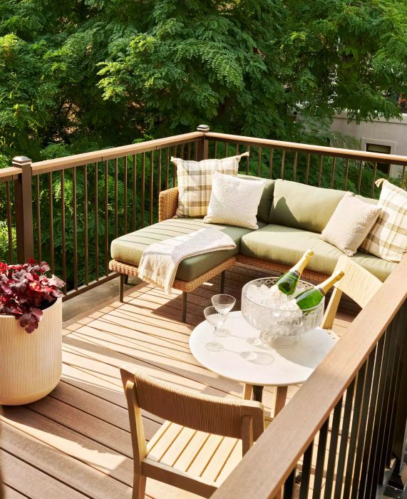 Real-Simple-Home-1024-guest-deck