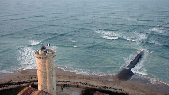 Also known as cross-sea waves, these phenomena are a striking sight but should be approached with caution.