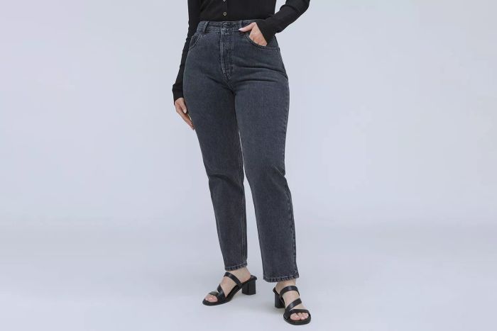 The Curvy ’90s Cheeky Jean