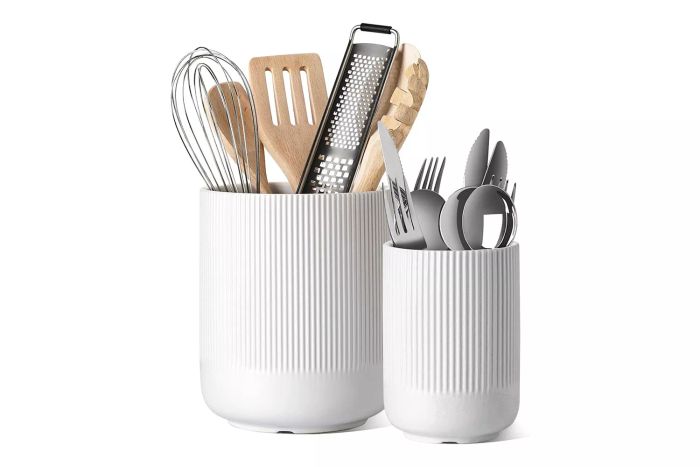 Utensil holder