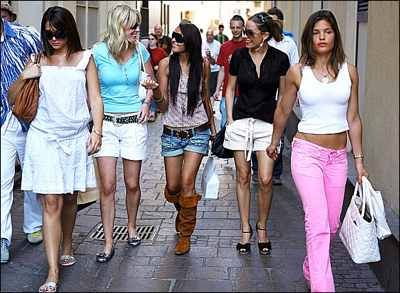 100 Wags 682X500 941779A