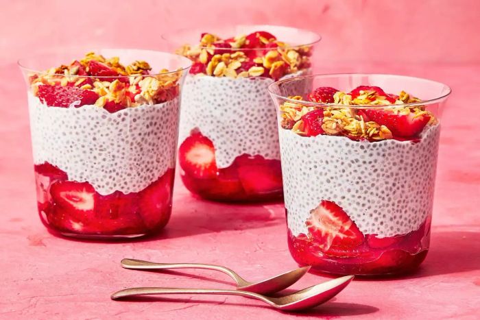 super-food-breakfast-strawberry-chia-breakfast-pudding-recipe-0722BFY