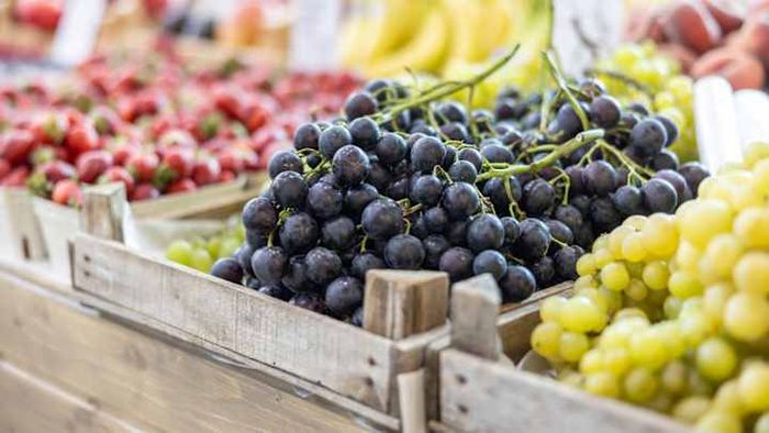Keep these antioxidant-packed fruits crisp and fresh for a longer period with these simple tips.