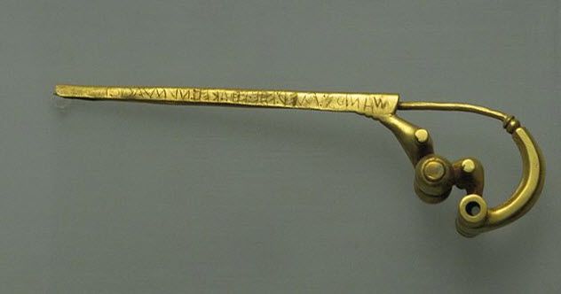 8. Praeneste Fibula