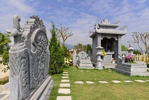 Thực hiện nghi lễ chôn cất đúng quy tắc