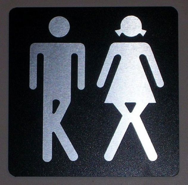 Holding-Pee