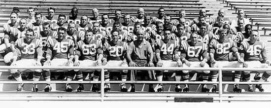 03 Teamphoto Large